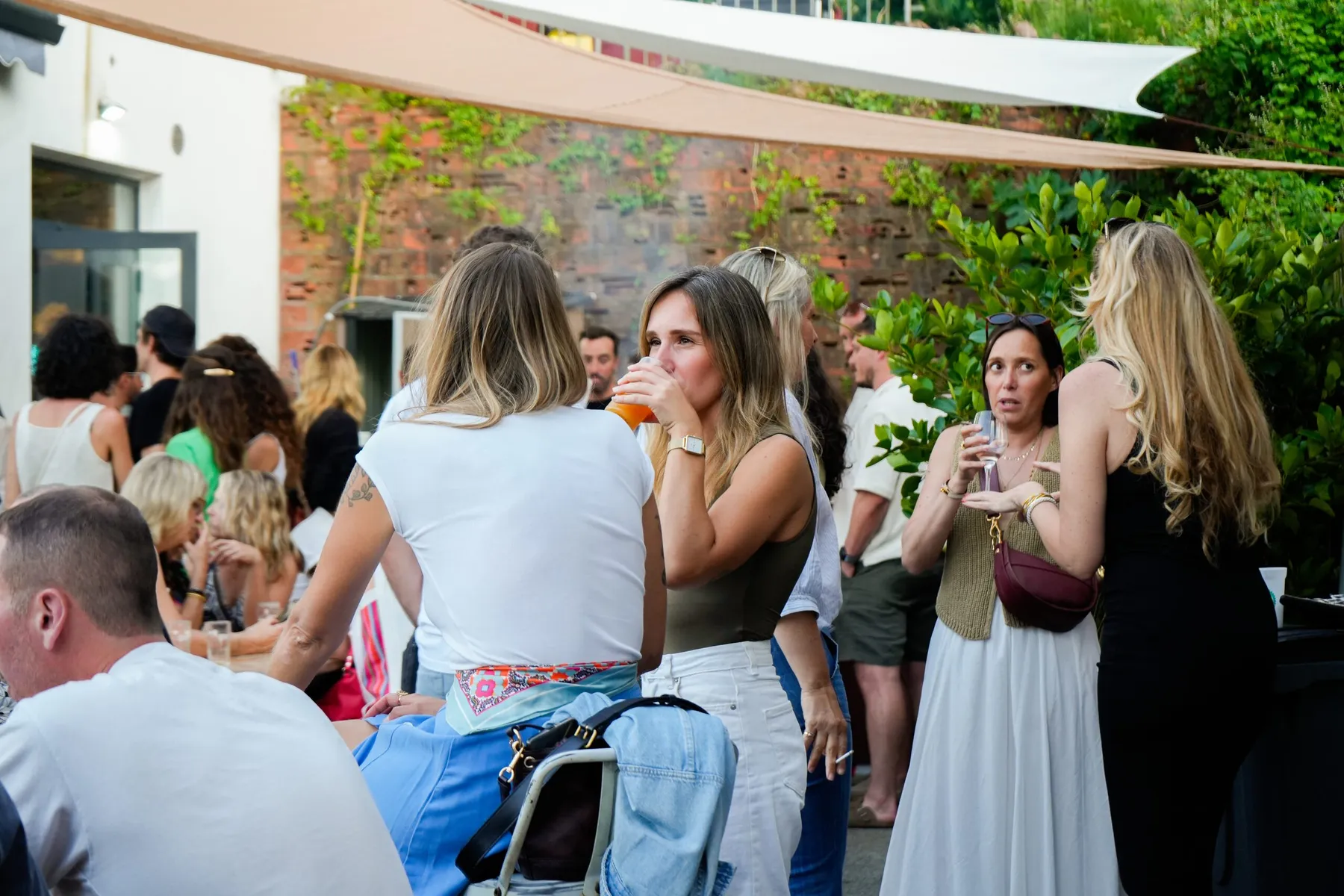 Molly's Pub Biarritz · la terrasse et les Docks