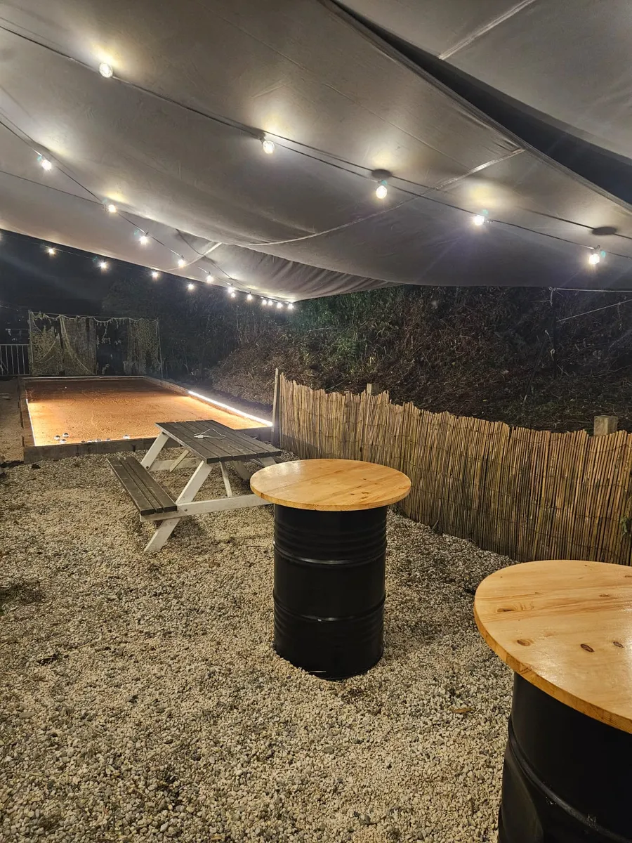 Molly's Pub Biarritz · la terrasse et les Docks