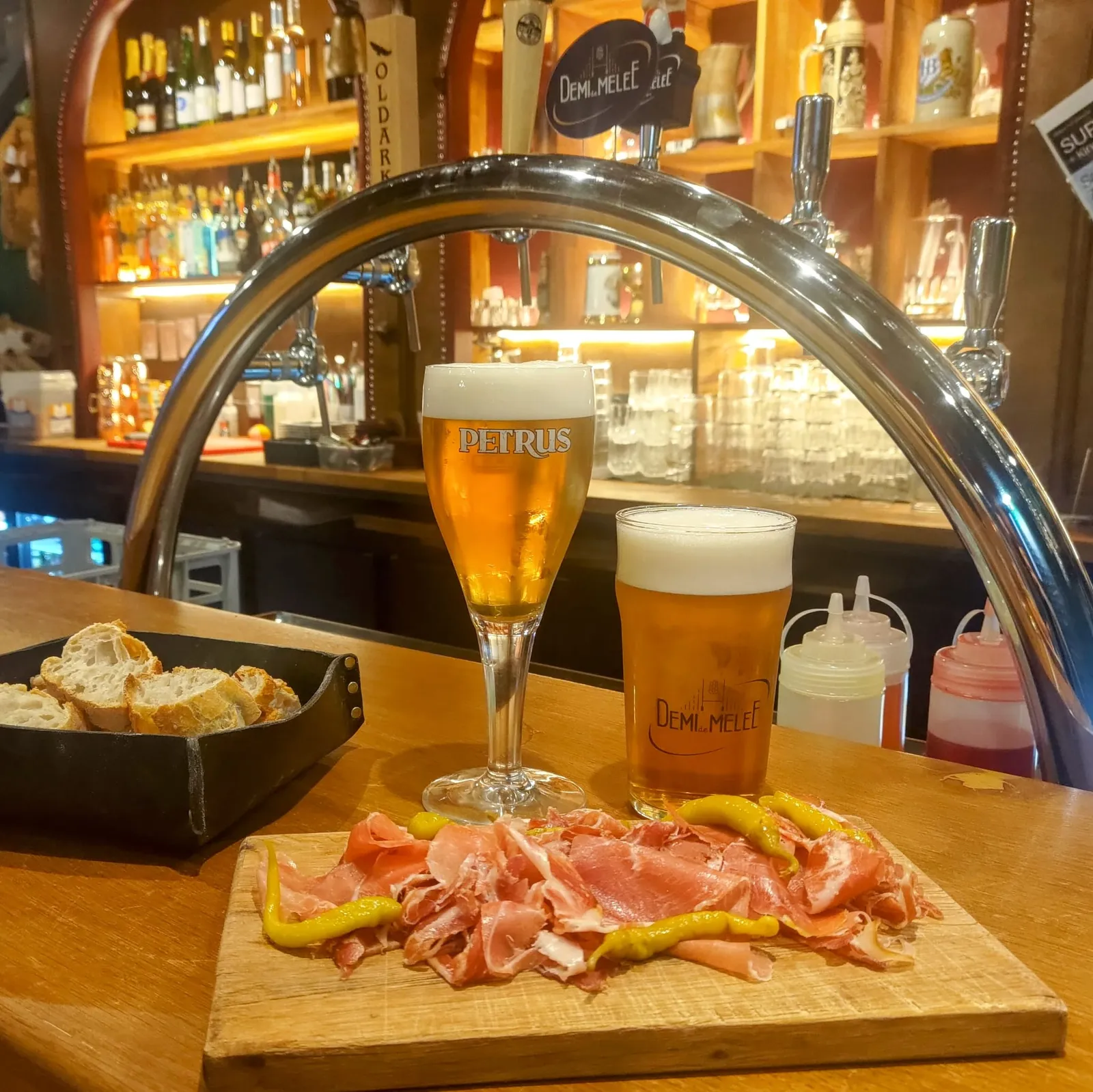 Molly's Pub Biarritz · les planches à partager