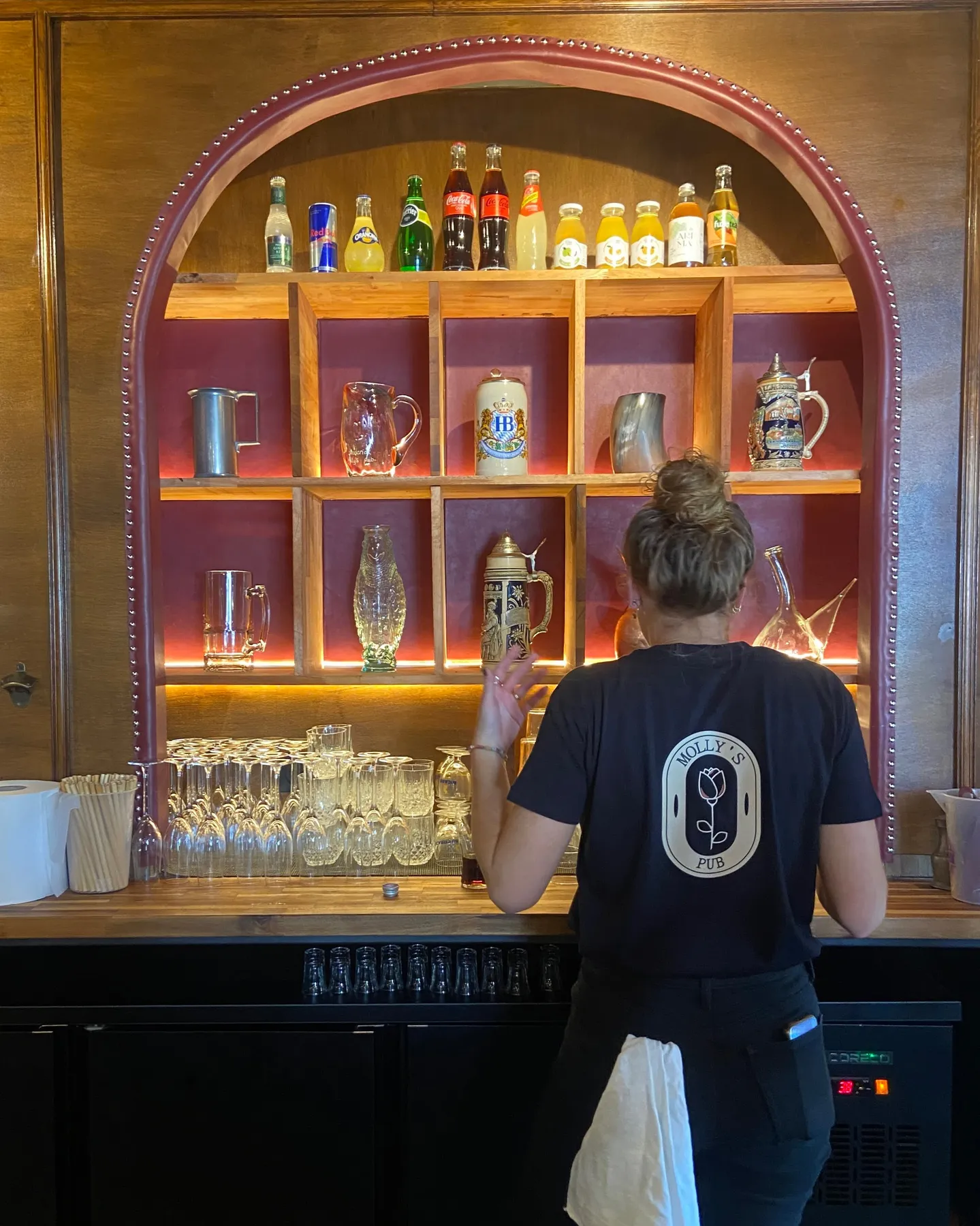 Molly's Pub Biarritz · la salle et le comptoir
